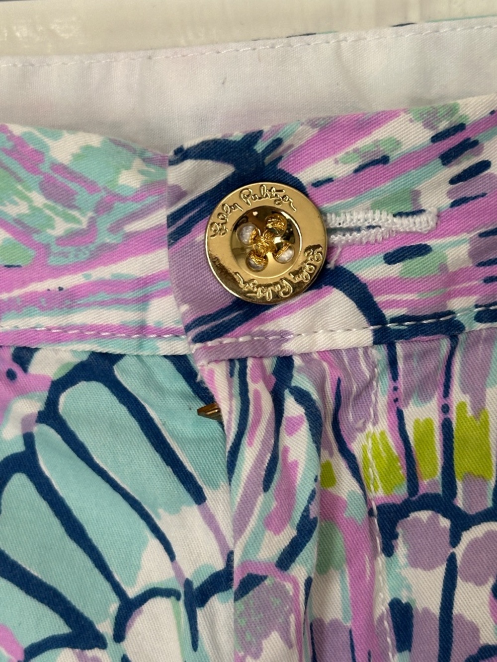 Lilly Pulitzer Oh Shello Pastel Print Buttercup Scalloped Hem Shorts Purple Sz 4 - Picture 3 of 7